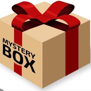 Mystery Box SIZE SMALL WOMEN ITEMS PLUS ACCESSORIES